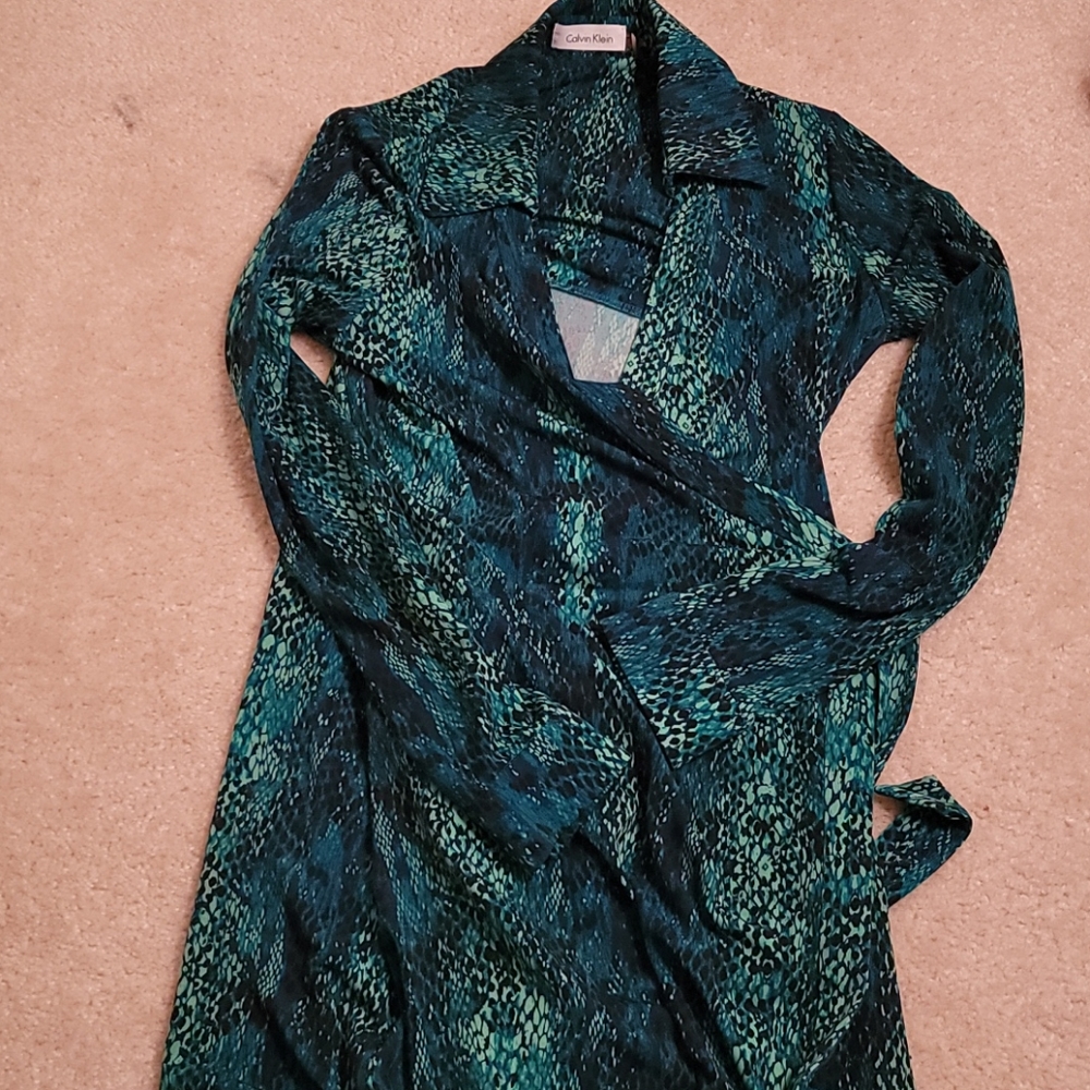Calvin Klein size 4 green and blue wrap dress